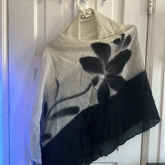 Scarf - Picture 5 of 8